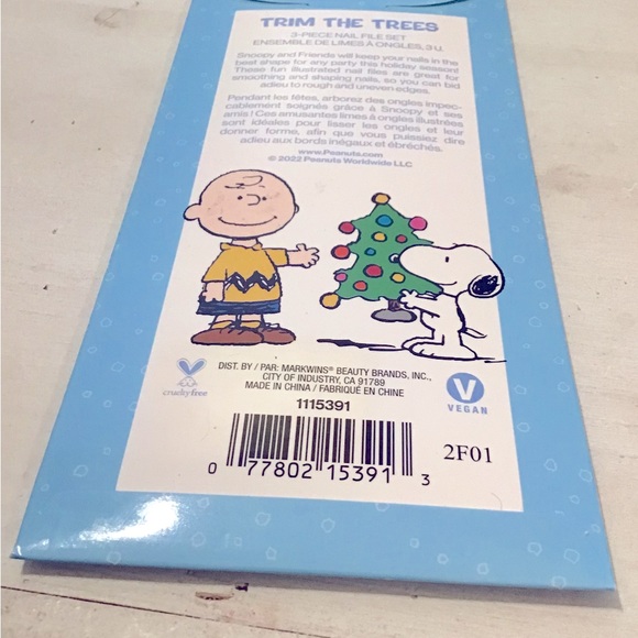 Wet n Wild x Peanuts Trim The Trees Nail File Set New In Box - Picture 2 of 3